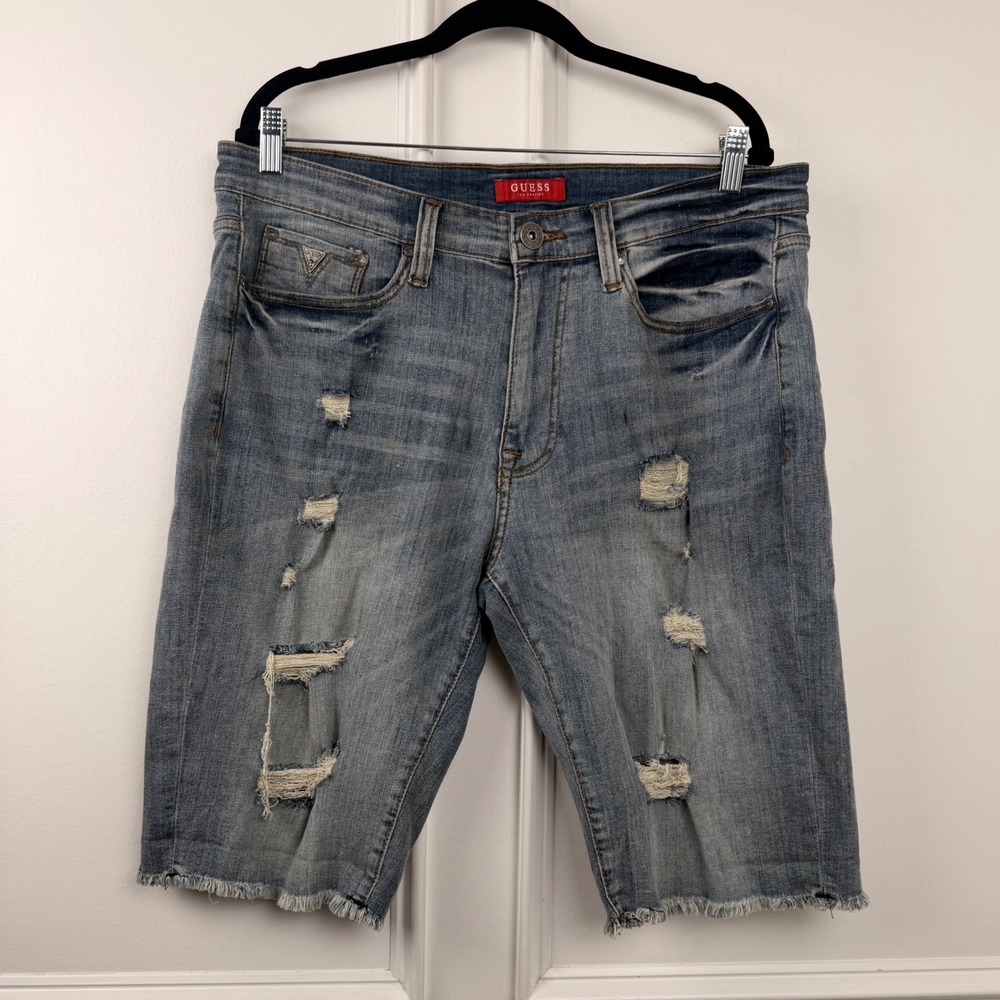 Guess Los Angeles Mens Distressed Denim Shorts Light Wash Blue Size 34 Raw Hem